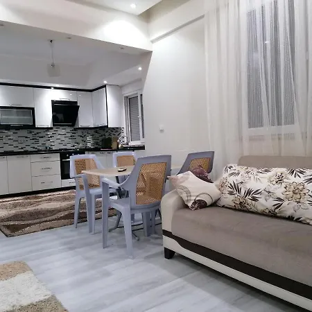 Appartamento Yeni Mahalle Merkez 3+1 *
